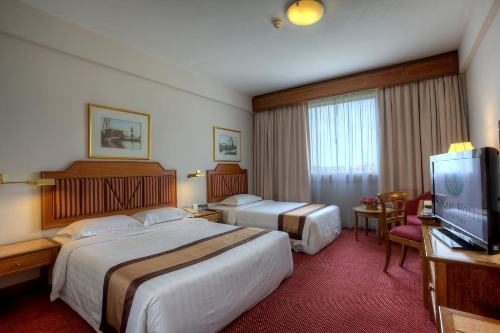 Sunway Hotel Phnom Penh Extérieur photo