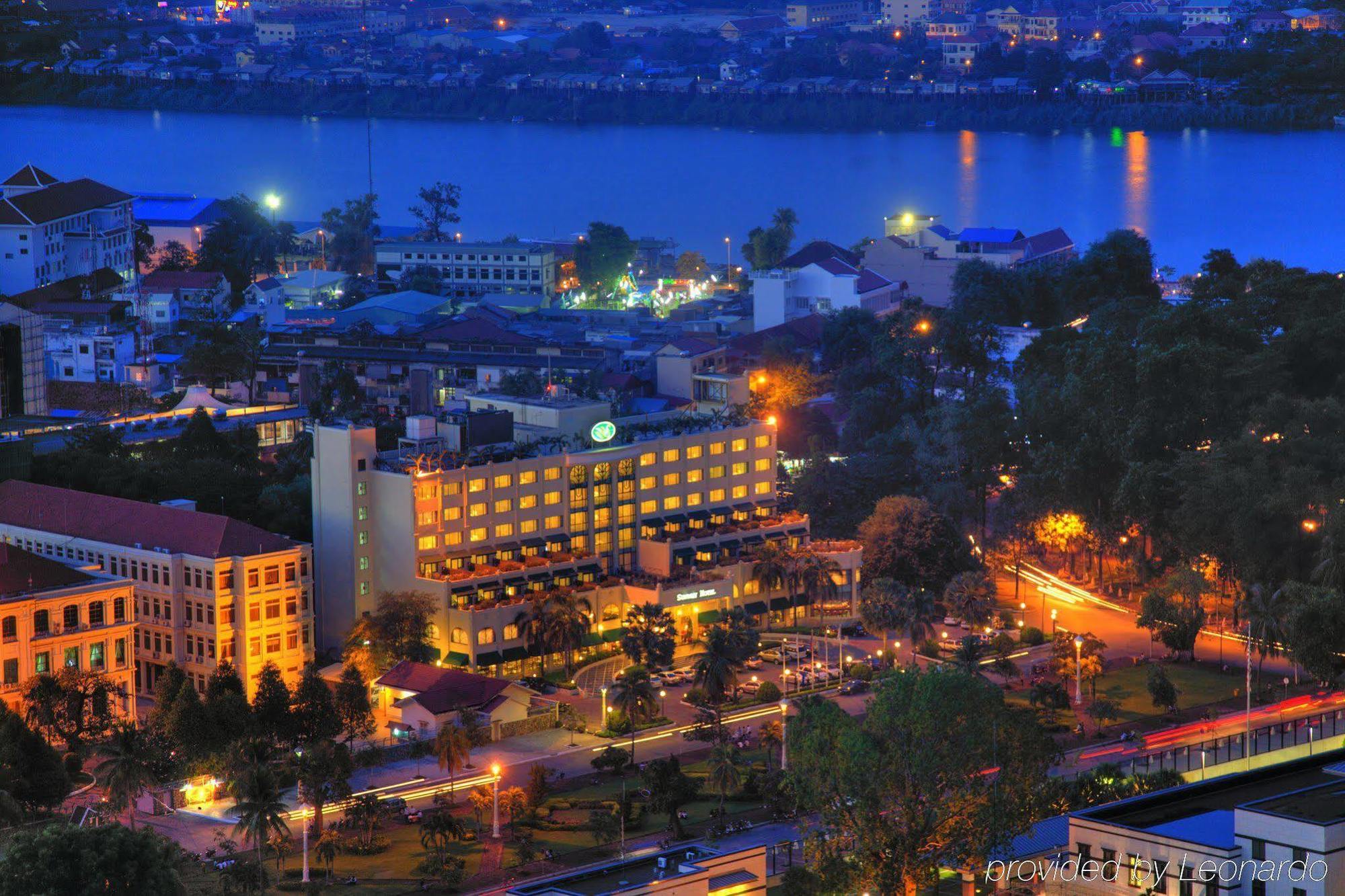 Sunway Hotel Phnom Penh Extérieur photo