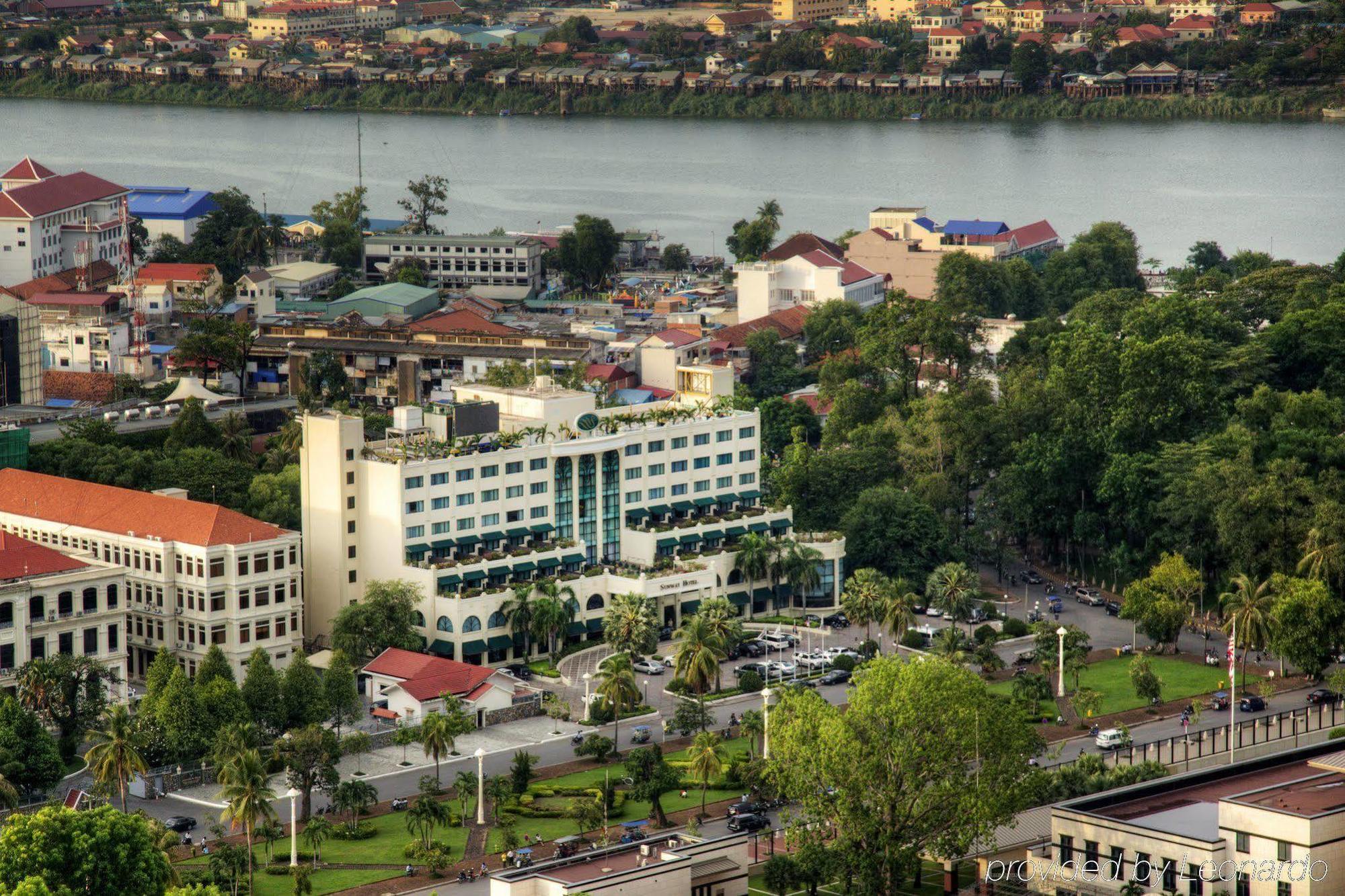 Sunway Hotel Phnom Penh Extérieur photo